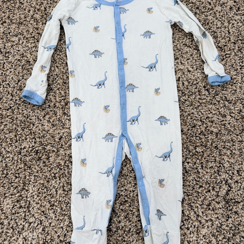 Kyte BABY Dinosaur Print Footie - Cream and Blue